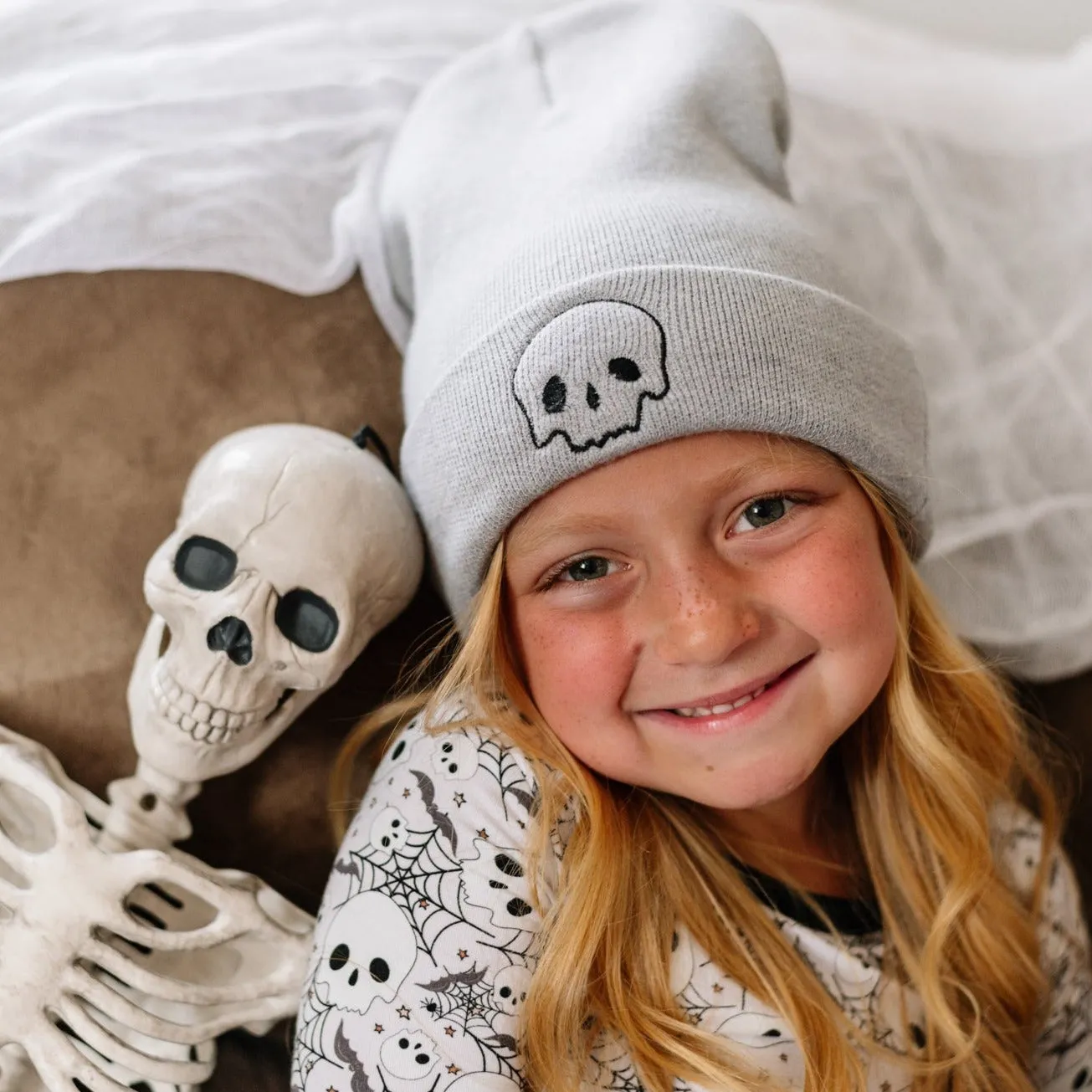 BAMBOO CUFF SKULL BEANIE- GREY