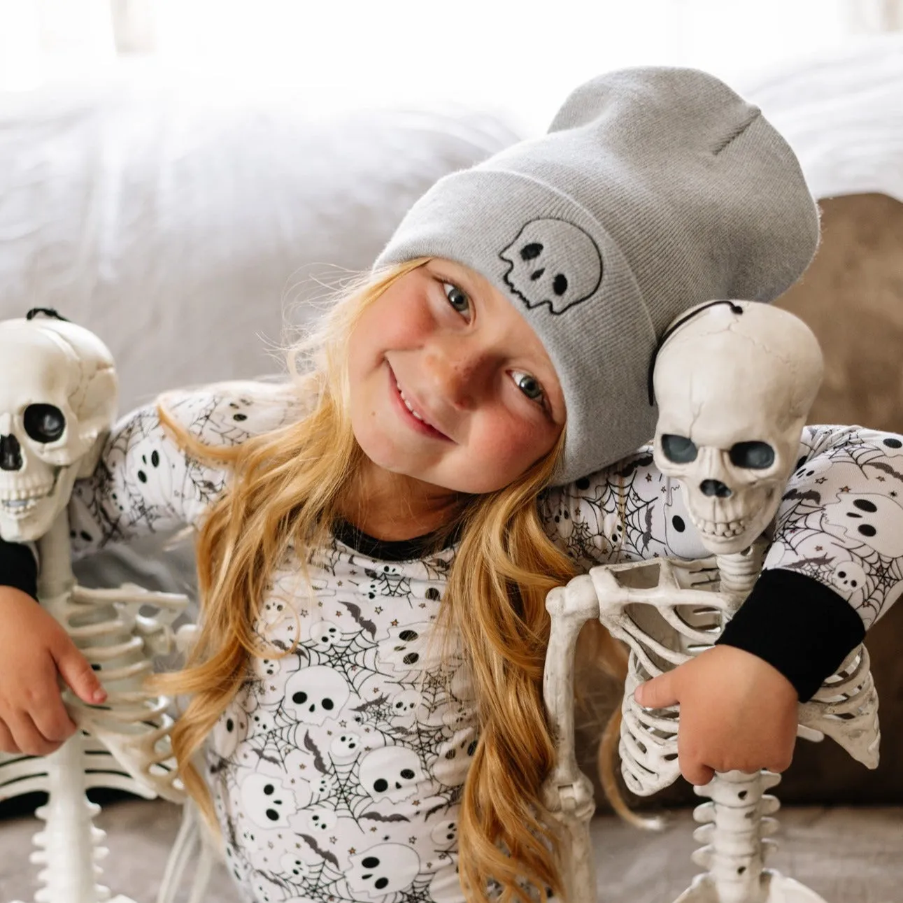 BAMBOO CUFF SKULL BEANIE- GREY