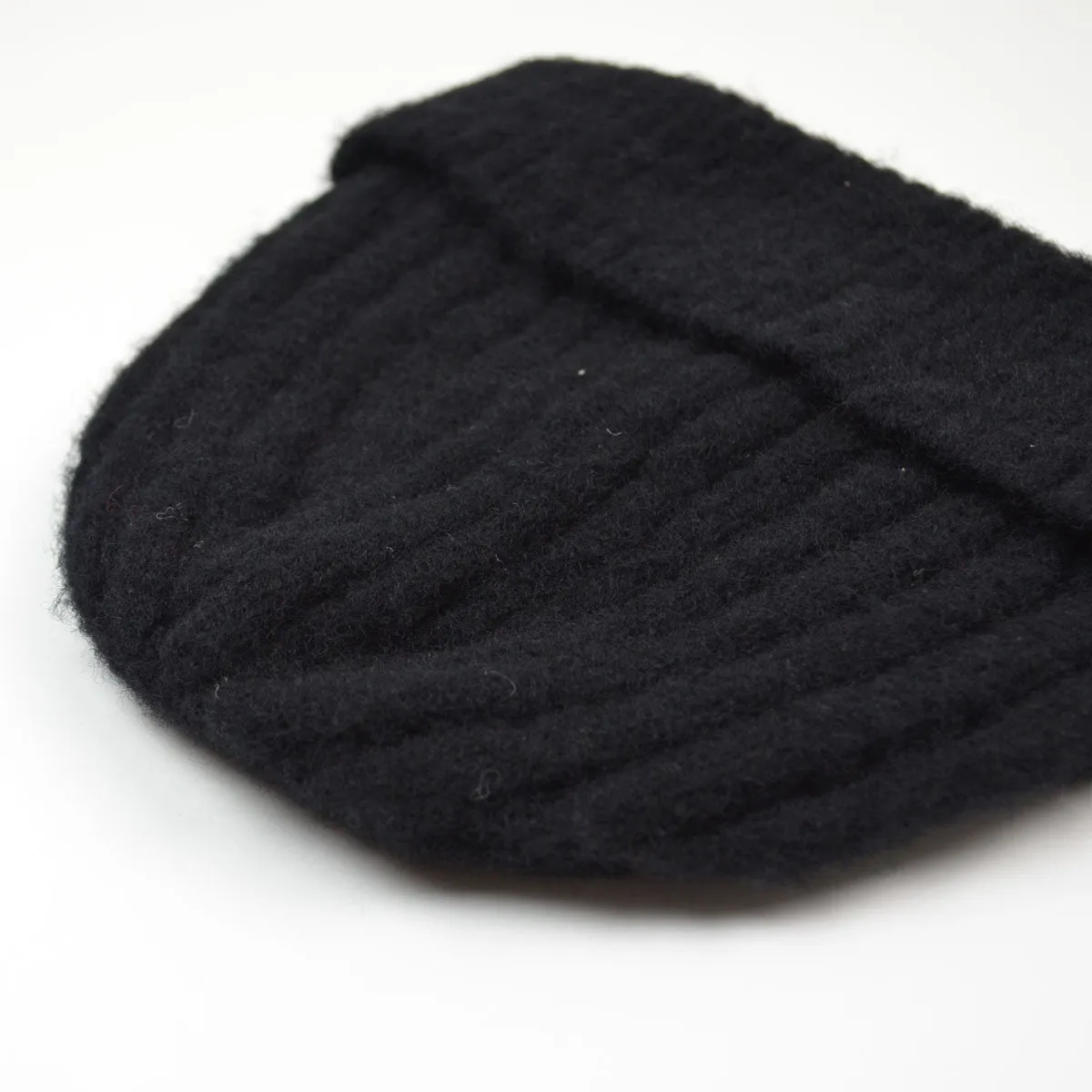 cableami - Shaggy Dog Beanie - Black