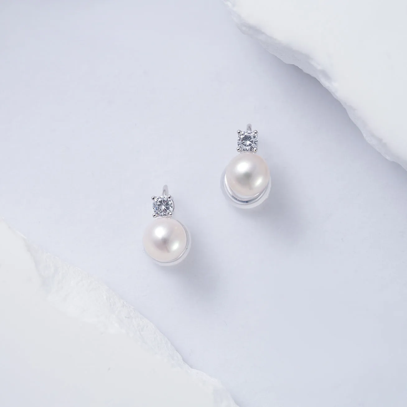 Clip-On Freshwater Pearl Earrings WE00784