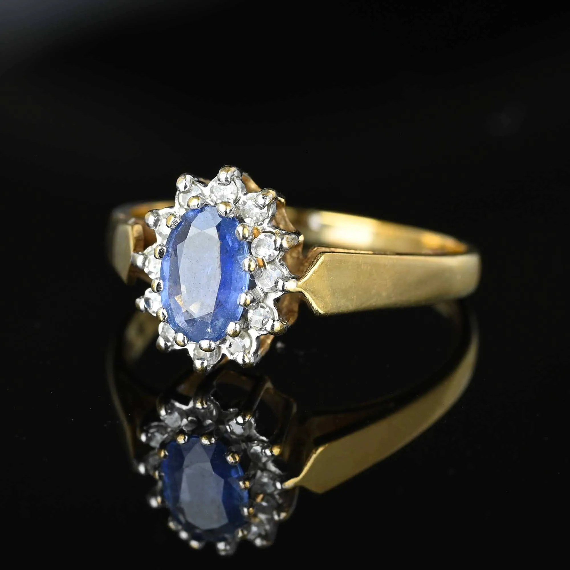 Diamond Cluster Halo Ceylon Sapphire Ring in Gold