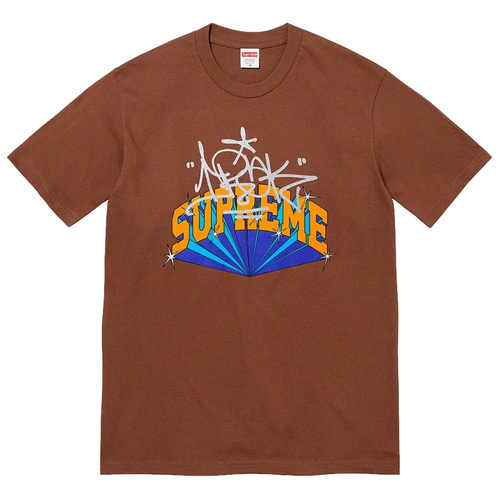 SUPREME IRAK ARC TEE-BROWN